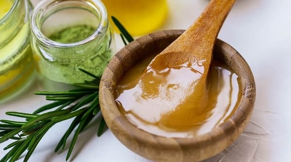 Miere de Manuka: 8 Beneficii Uimitoare pentru Sanatate