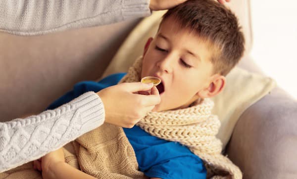 Miere pentru tuse: este mierea un bun remediu?
